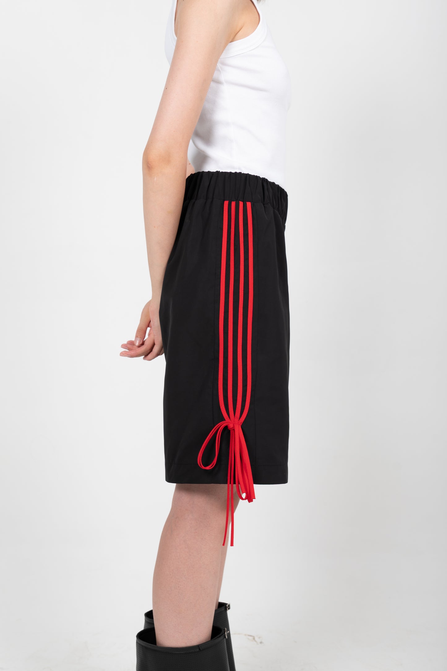 GIADA BOW/RED STRIPE NYLON SHORTS IN BLACK