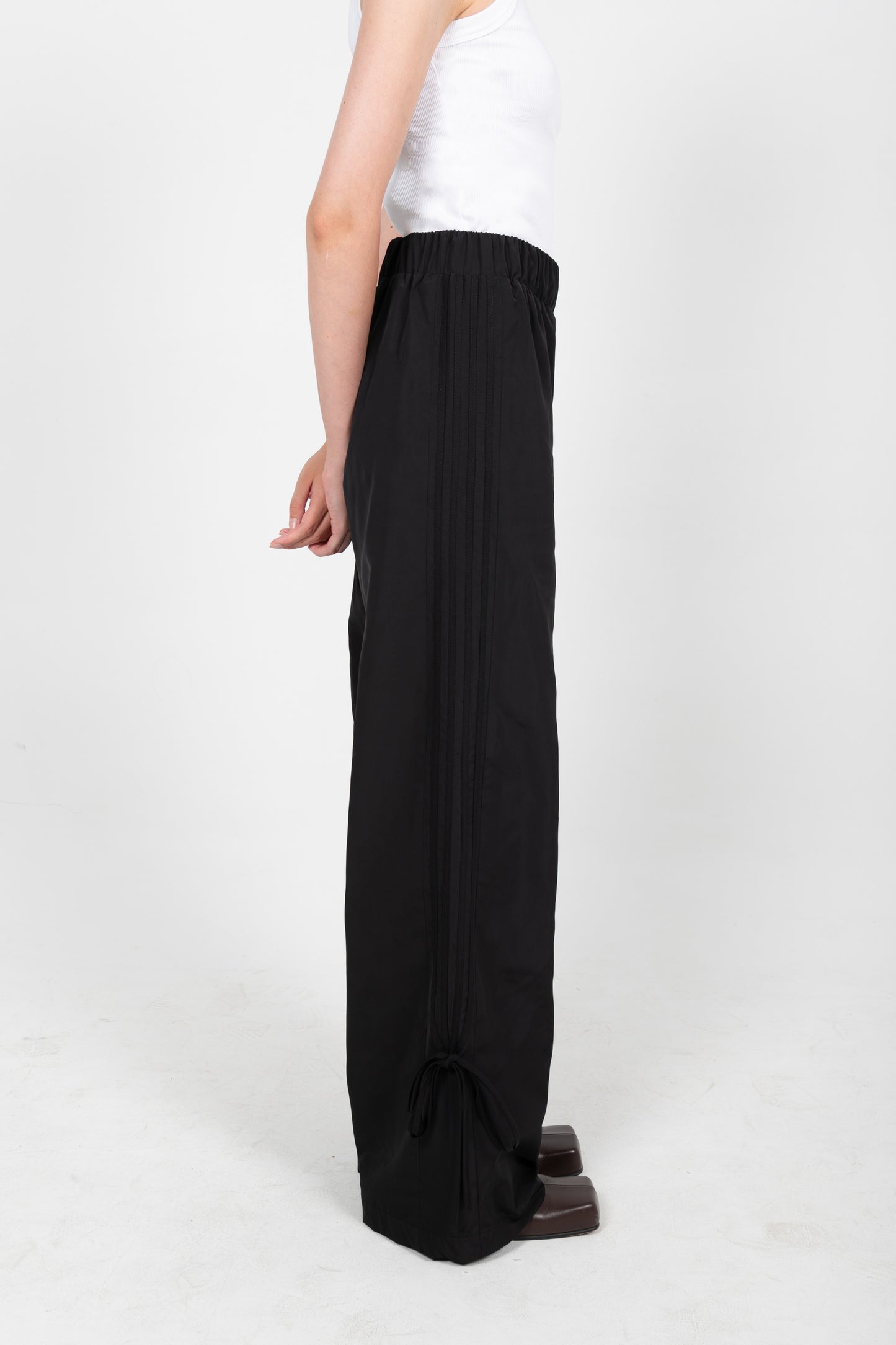 GIADA BOW/BLACK STRIPE NYLON TROUSERS IN BLACK (REGULAR)