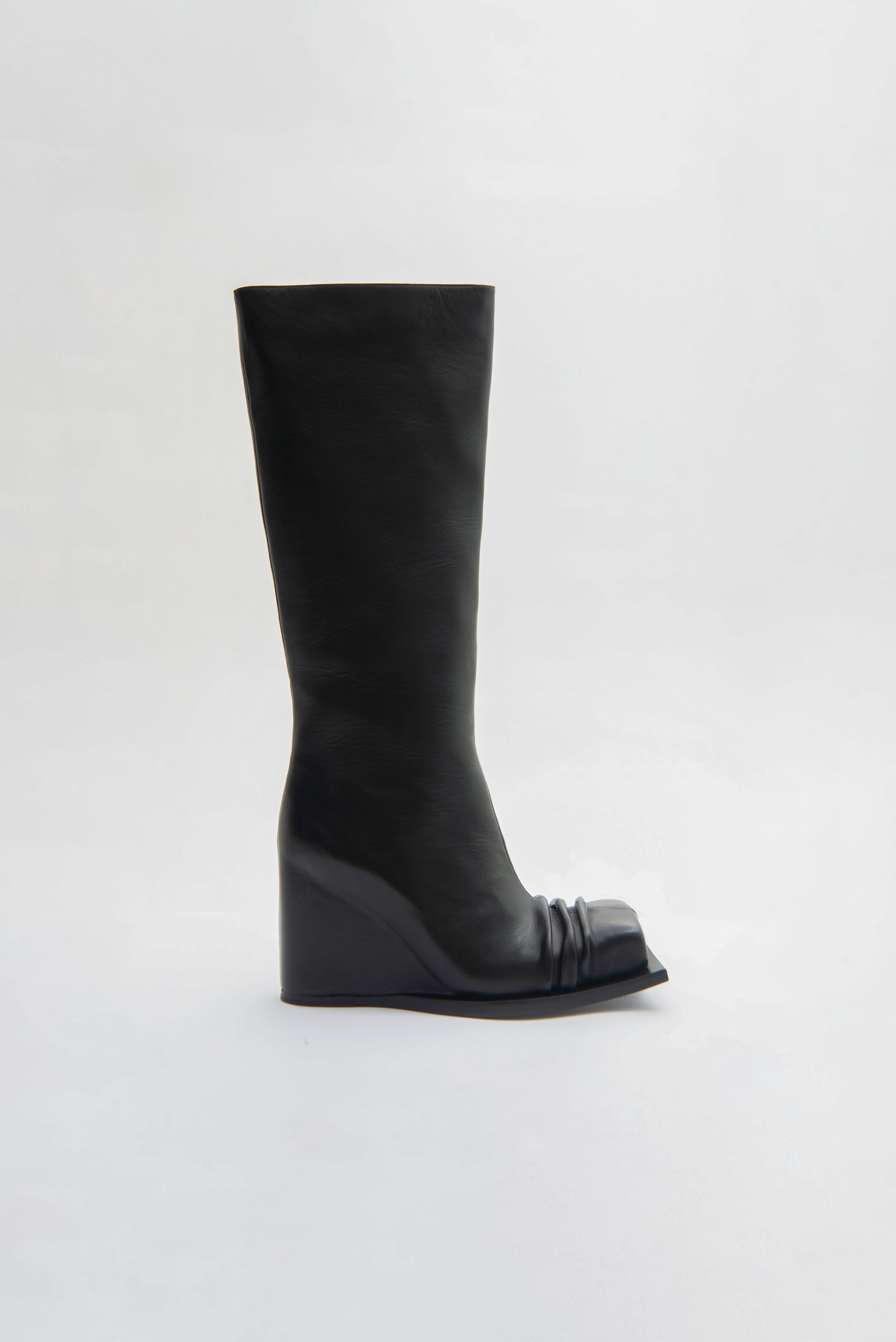 ADDA SQUARE TOE WEDGE BOOTS IN BLACK