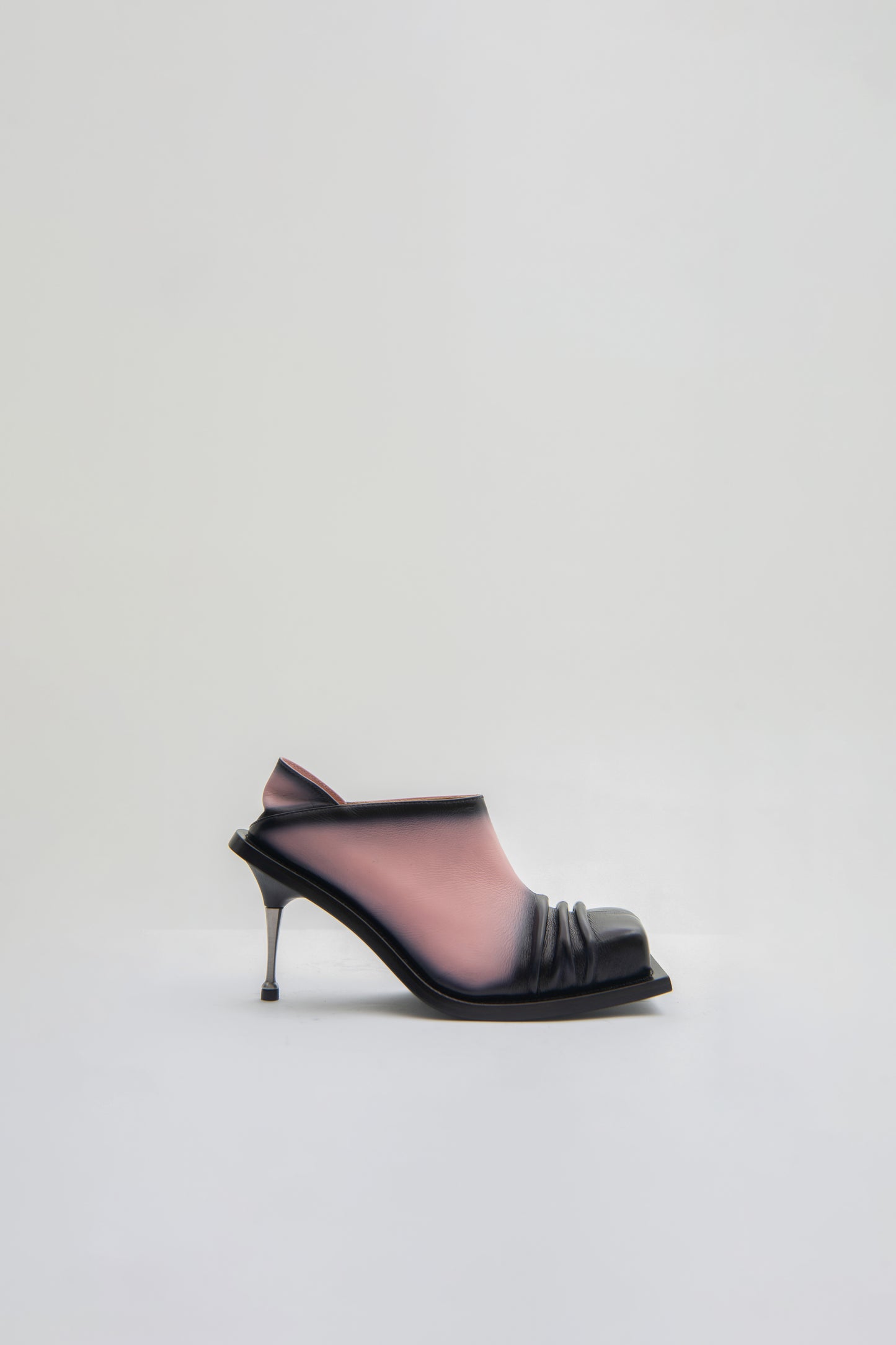 CONVERTIBLE MULE-PUMPS IN BABY PINK/BLACK OMBRÉ