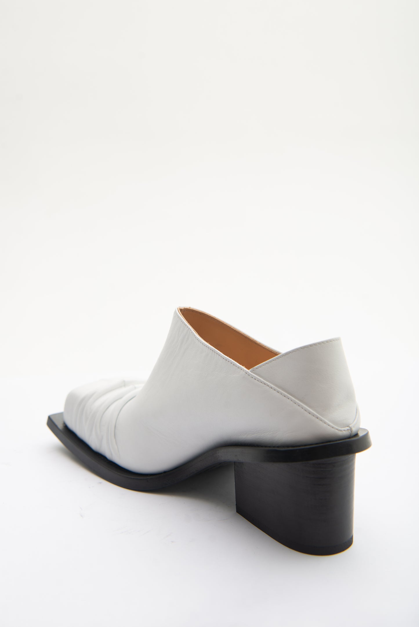 CONVERTIBLE CHUNKY HEEL MULES IN WHITE