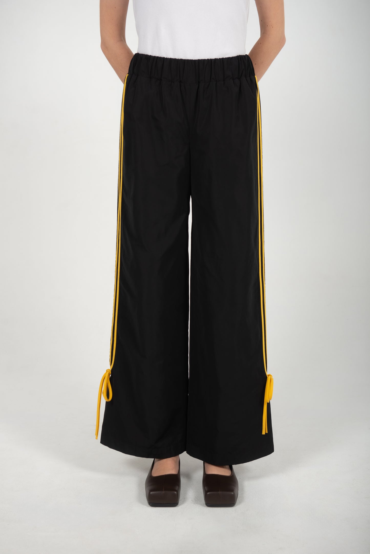 GIADA BOW/YELLOW STRIPE NYLON TROUSERS IN BLACK (REGULAR)