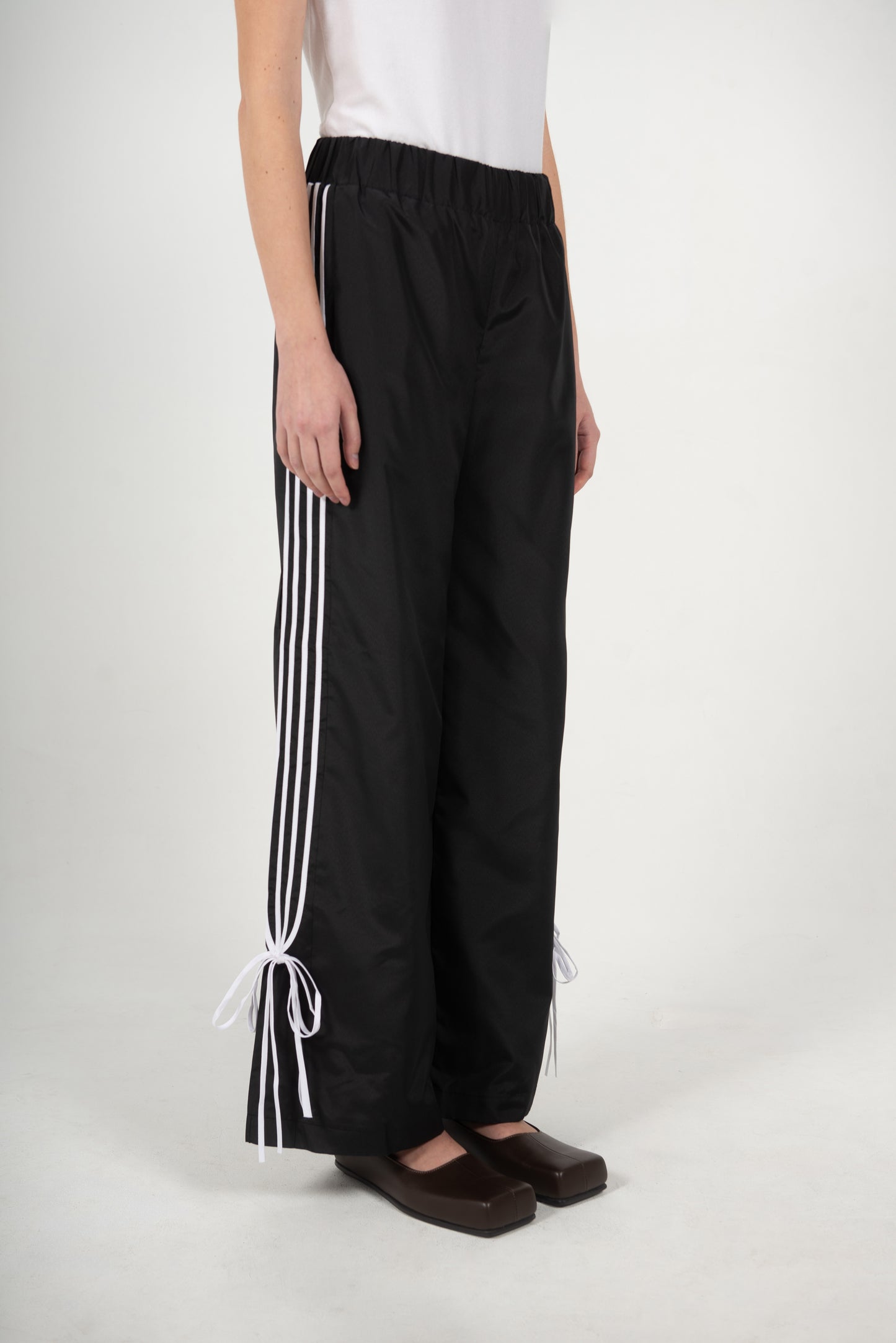 GIADA BOW/WHITE STRIPE NYLON TROUSERS IN BLACK (REGULAR)