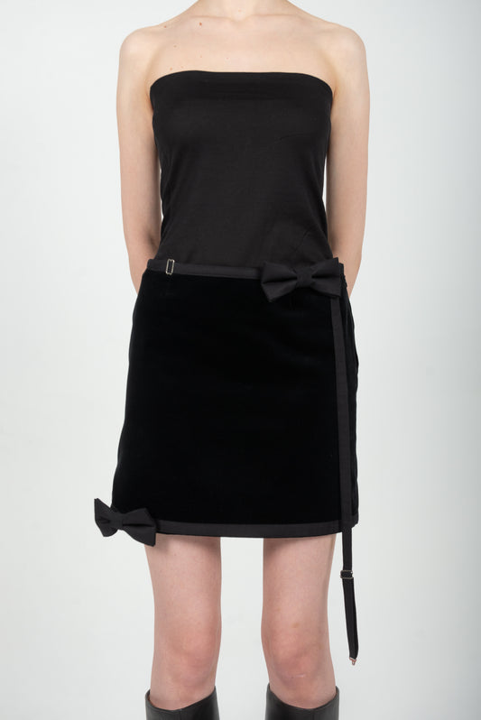 PIRRIE BOW TIE SKIRT IN BLACK