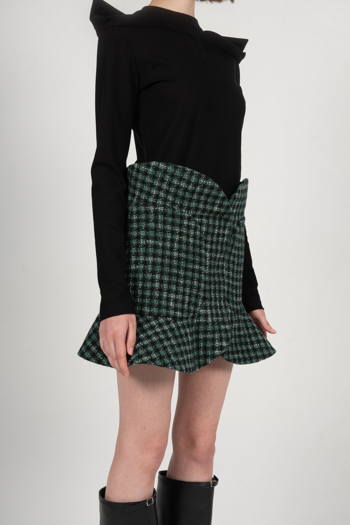 MAHIRA FLOUNCE SKIRT IN GREEN