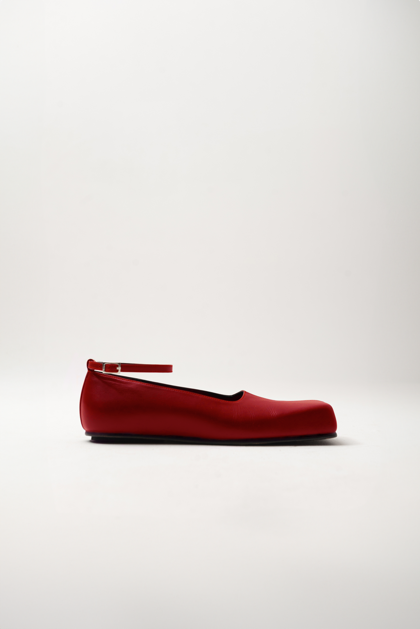 BELLA SQUARE TOE FLATS IN RED