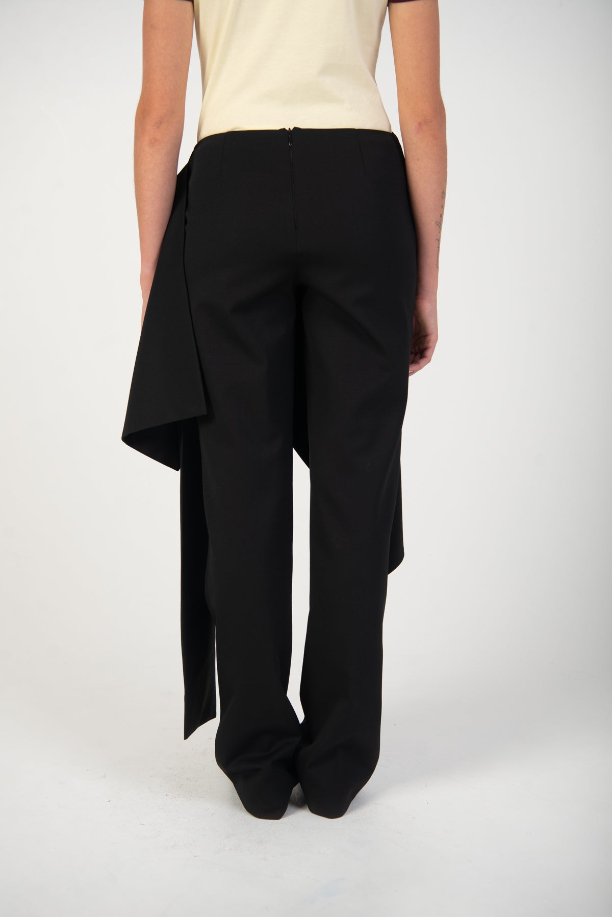 BIANKA BOW TROUSERS IN BLACK