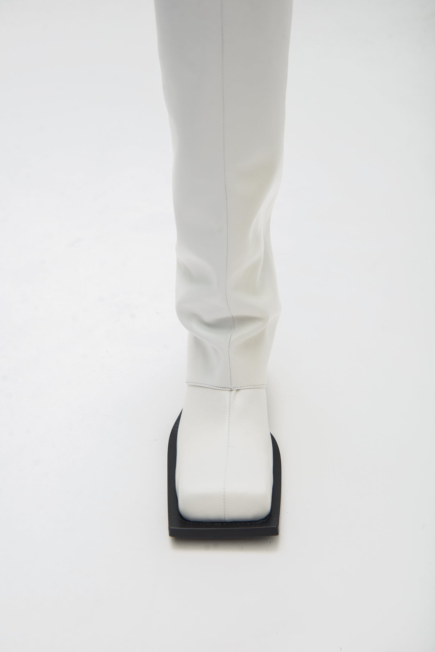 HAVVA CHUNKY HEEL TALL BOOTS IN WHITE