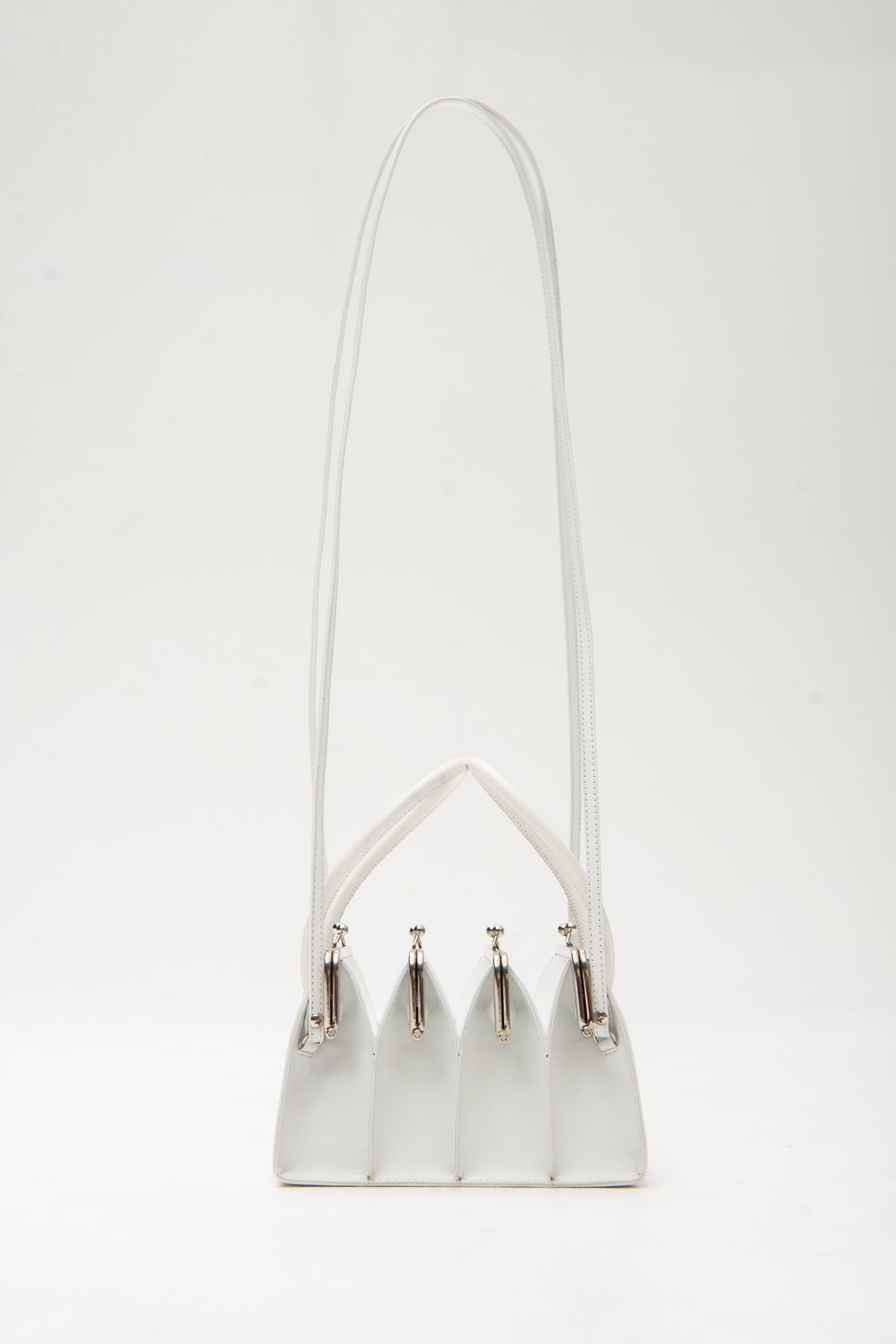 BOA FOUR CLASP BAG IN WHITE