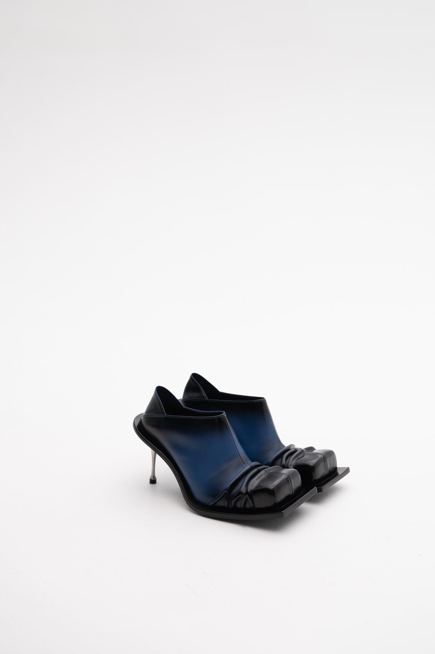 CONVERTIBLE MULE-PUMPS IN BLUE/BLACK OMBRÉ