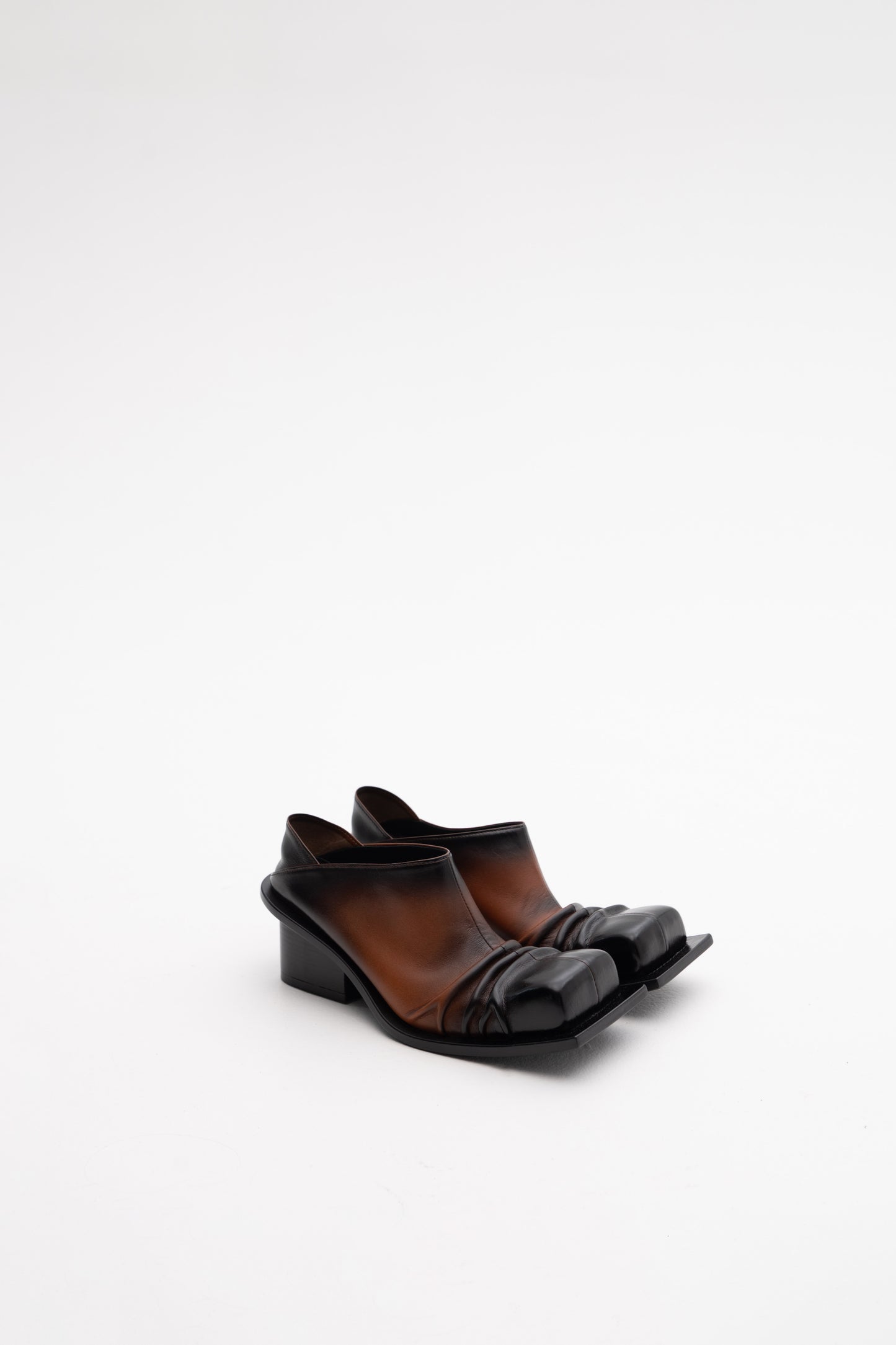 CONVERTIBLE CHUNKY HEEL MULES IN COGNAC/BLACK OMBRÉ