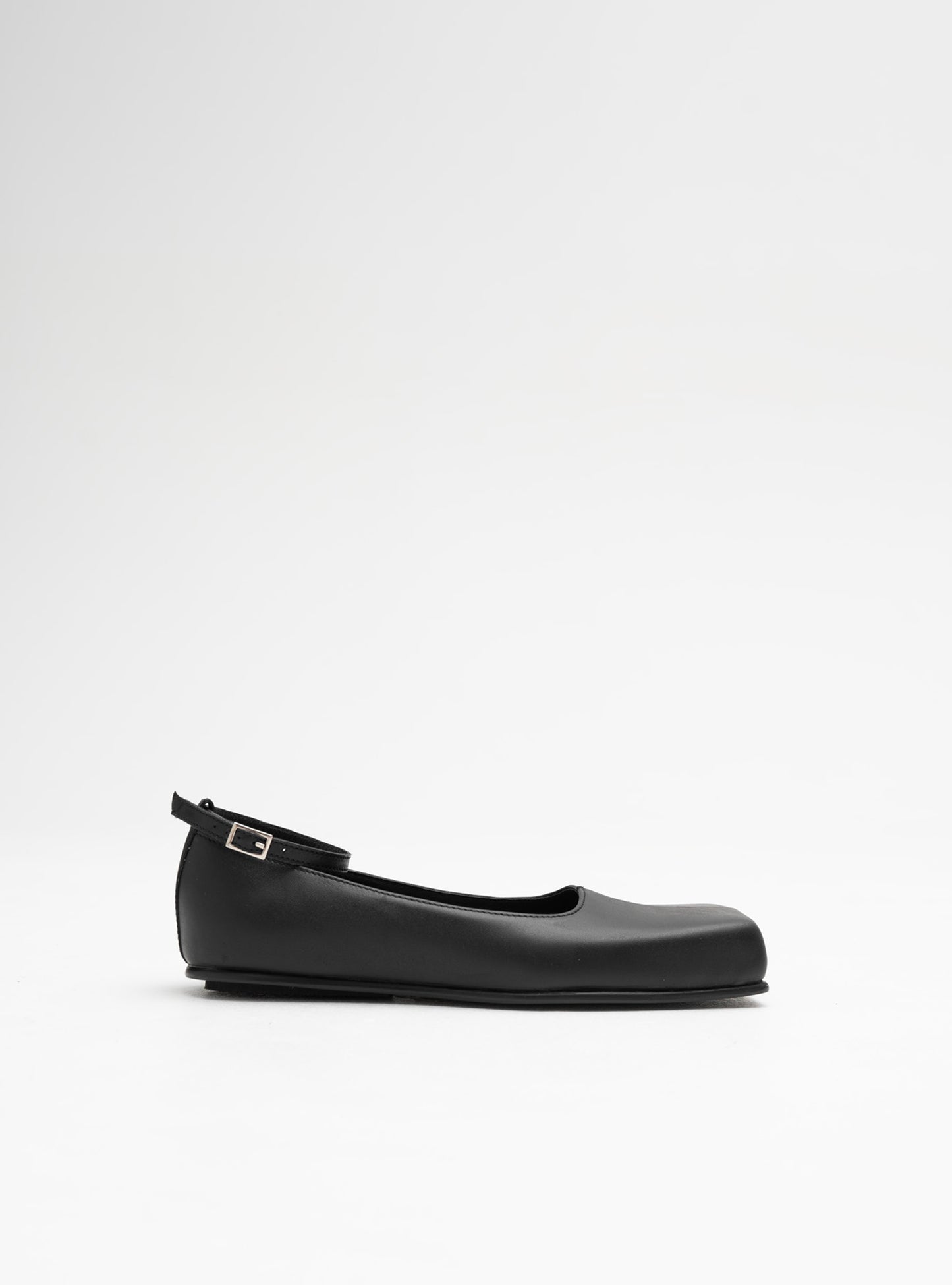 BELLA SQUARE TOE FLATS IN BLACK