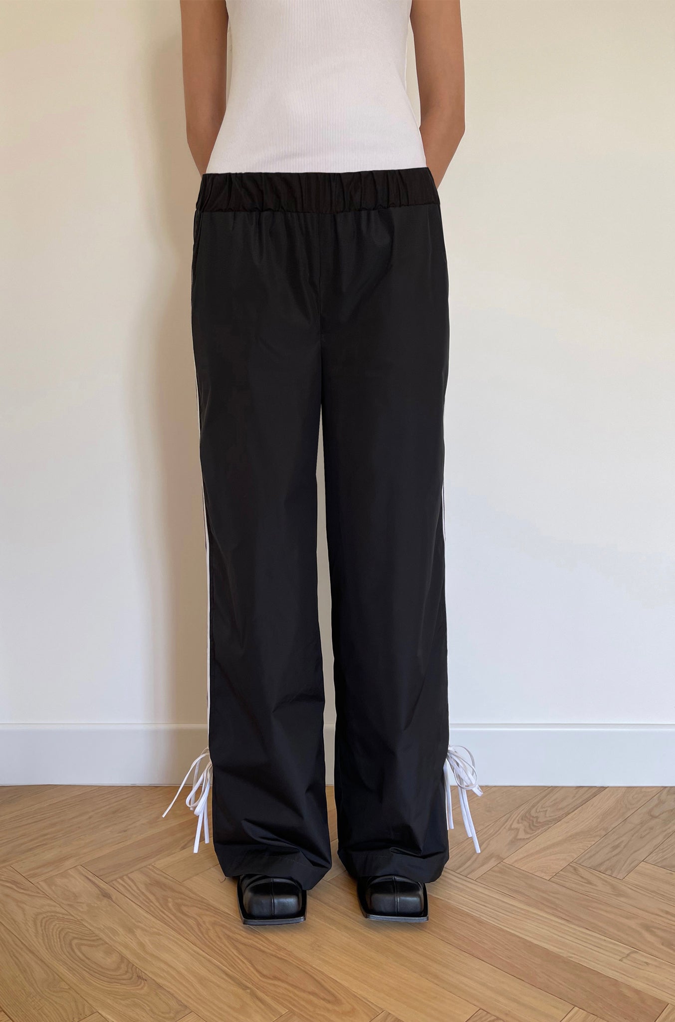 GIADA BOW/WHITE STRIPE NYLON TROUSERS IN BLACK (TALL)