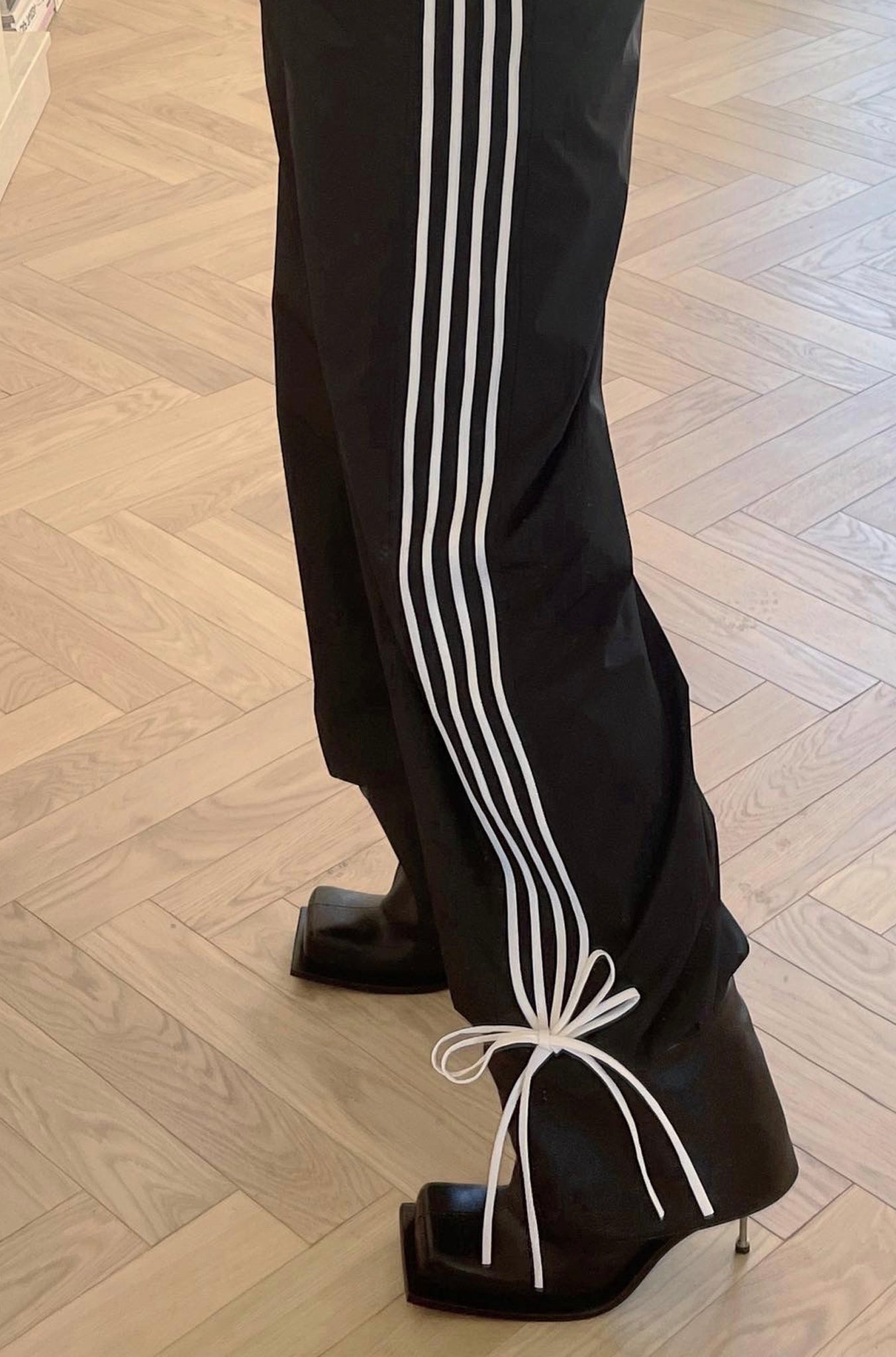 GIADA BOW/WHITE STRIPE NYLON TROUSERS IN BLACK (TALL)