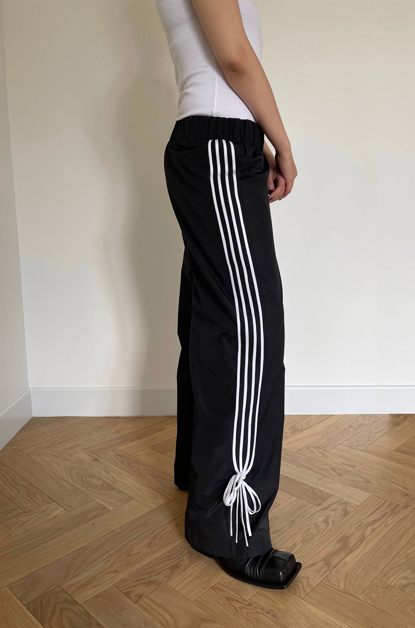 GIADA BOW/WHITE STRIPE NYLON TROUSERS IN BLACK (REGULAR)