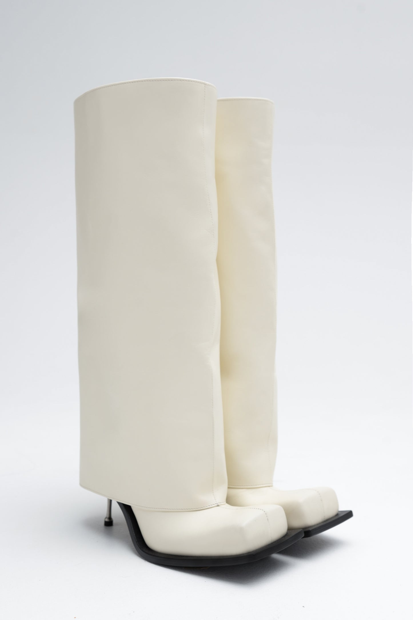 TALL IMAN BOOTS IN CANNOLI CREAM